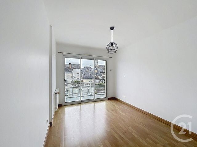 Appartement F3 à louer - 3 pièces - 65.0 m2 - CHATEAUBRIANT - 44 - PAYS-DE-LOIRE - Century 21 Iméo
