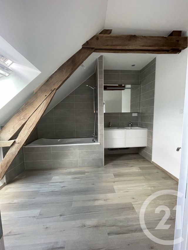 maison à louer - 5 pièces - 98.85 m2 - CHATEAUBRIANT - 44 - PAYS-DE-LOIRE - Century 21 Iméo