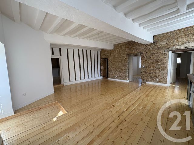 Appartement à louer - 3 pièces - 90.0 m2 - SEGRE EN ANJOU BLEU - 49 - PAYS-DE-LOIRE - Century 21 Iméo