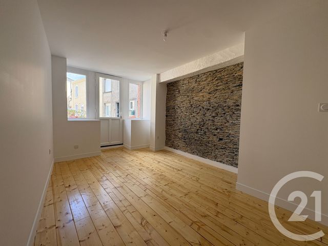 Appartement à louer - 3 pièces - 90.0 m2 - SEGRE EN ANJOU BLEU - 49 - PAYS-DE-LOIRE - Century 21 Iméo