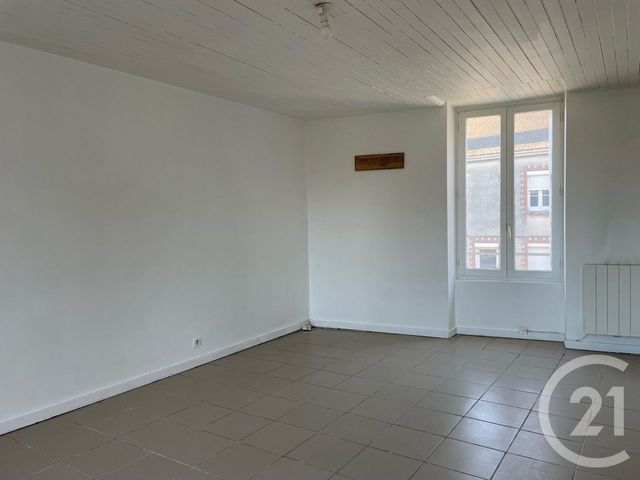 Appartement T3 à louer - 4 pièces - 65.0 m2 - OMBREE D ANJOU - 49 - PAYS-DE-LOIRE - Century 21 Iméo