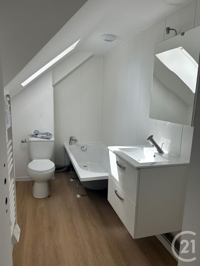 Appartement à louer - 3 pièces - 33.85 m2 - CHATEAUBRIANT - 44 - PAYS-DE-LOIRE - Century 21 Iméo