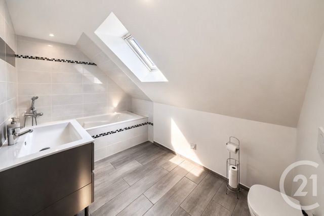 maison à vendre - 6 pièces - 162.42 m2 - CHATEAUBRIANT - 44 - PAYS-DE-LOIRE - Century 21 Iméo