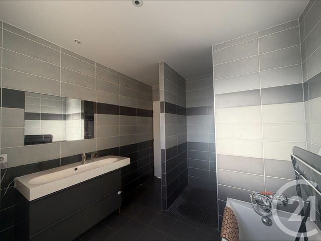 maison à vendre - 4 pièces - 162.42 m2 - CHATEAUBRIANT - 44 - PAYS-DE-LOIRE - Century 21 Iméo