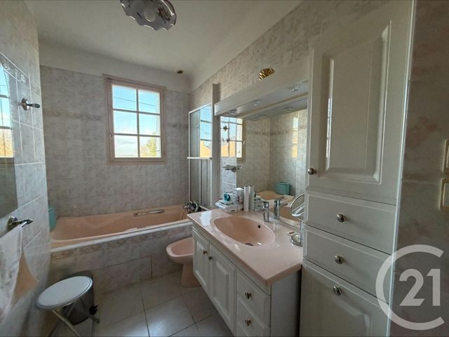 maison à vendre - 5 pièces - 156.0 m2 - CHATEAUBRIANT - 44 - PAYS-DE-LOIRE - Century 21 Iméo