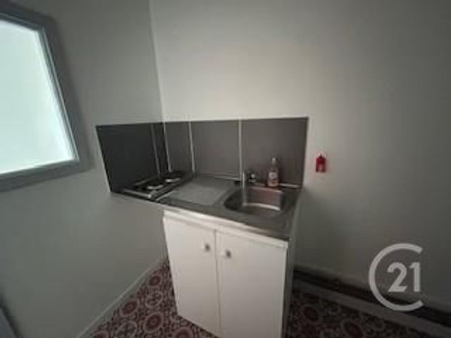 Appartement Local à louer - 1 pièce - 24.0 m2 - OMBREE D ANJOU - 49 - PAYS-DE-LOIRE - Century 21 Iméo