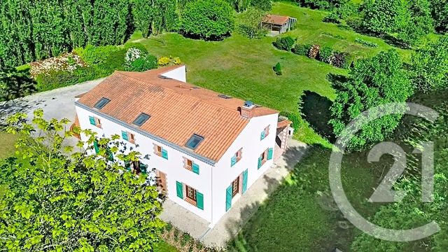 maison à vendre - 10 pièces - 205.0 m2 - MONTREVAULT SUR EVRE - 49 - PAYS-DE-LOIRE - Century 21 Iméo