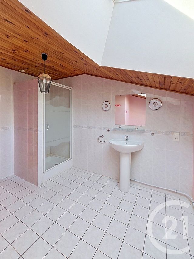 maison à vendre - 10 pièces - 205.0 m2 - MONTREVAULT SUR EVRE - 49 - PAYS-DE-LOIRE - Century 21 Iméo