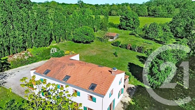 maison à vendre - 10 pièces - 205.0 m2 - MONTREVAULT SUR EVRE - 49 - PAYS-DE-LOIRE - Century 21 Iméo